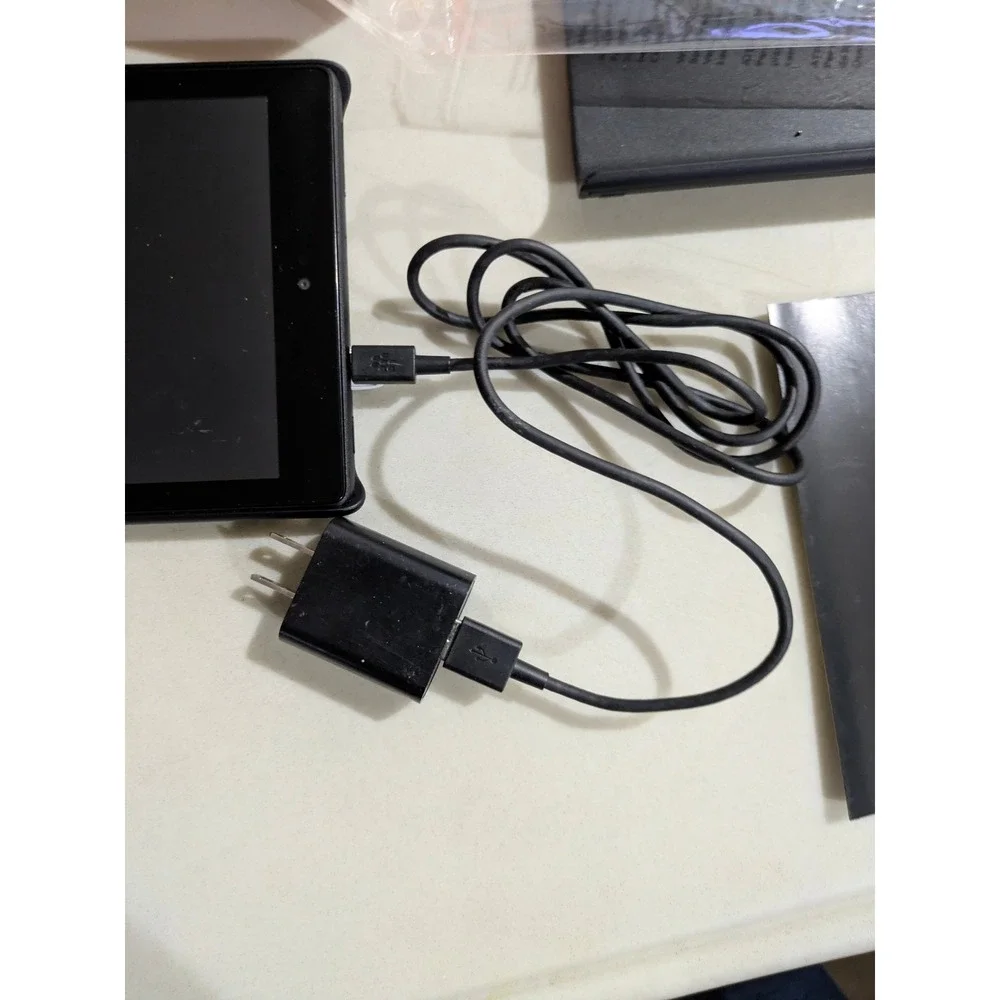 Amazon Fire‎ HD 8 (7th Gen) 32 GB, Wi-Fi, 8 in - Black + SHOW mode Dock Bundle